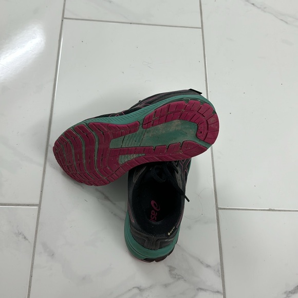 ASICS GT-1000 Goretex size 9 - Picture 4 of 5